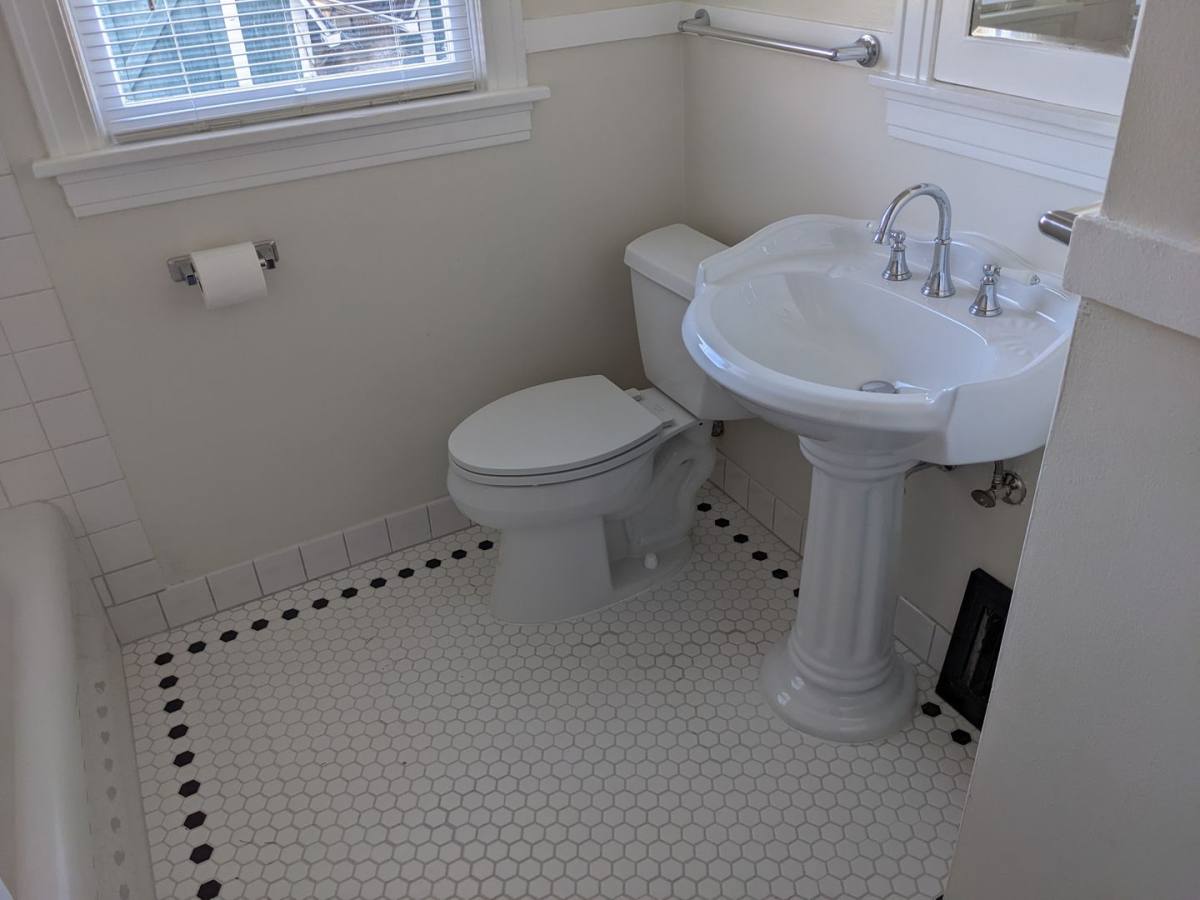 House for rent at 124 E 28th St, Vancouver, WA 98663