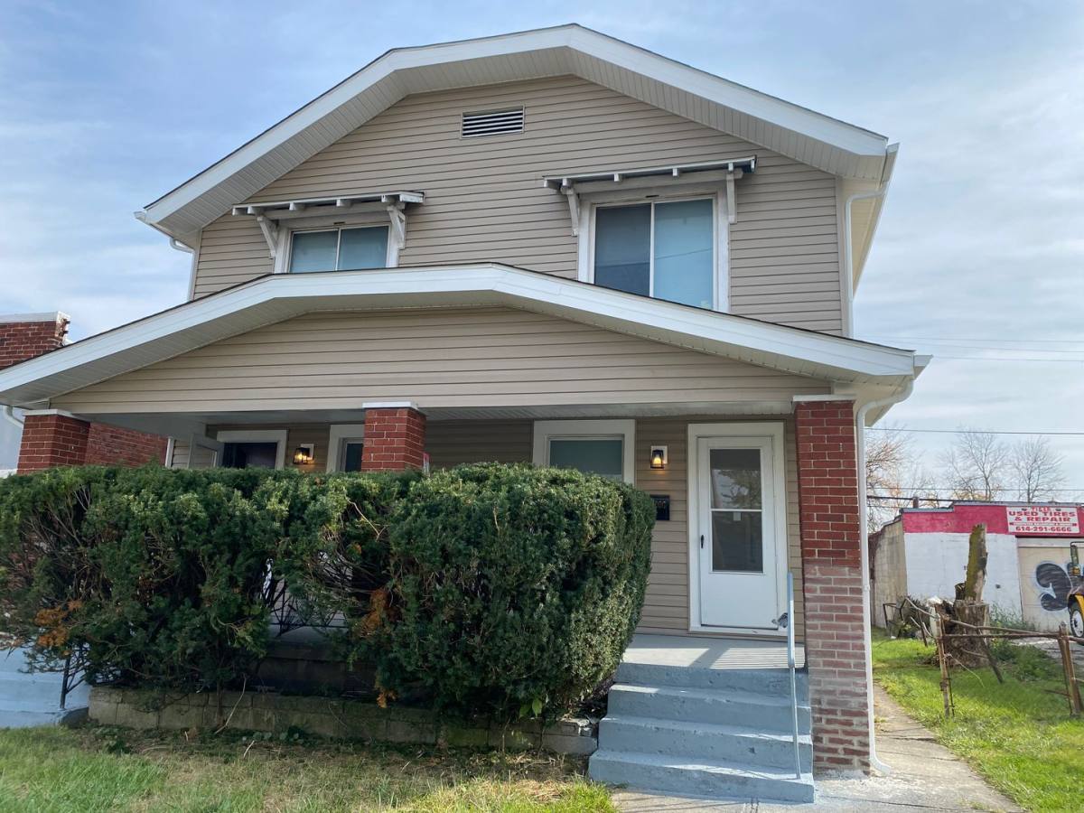 Apartment for rent at 1906-1908 Cleveland Ave, Columbus, OH 43211