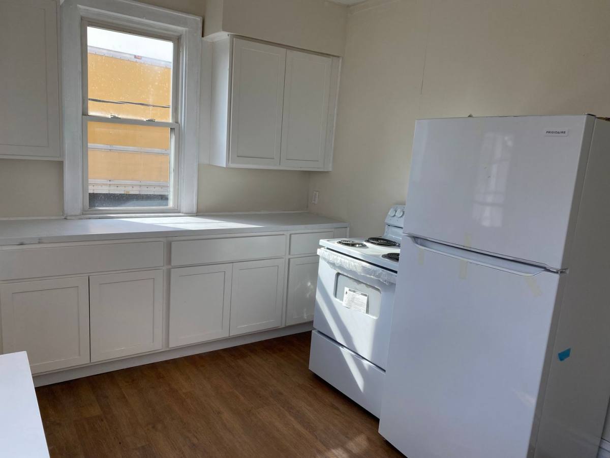 Apartment for rent at 1906-1908 Cleveland Ave, Columbus, OH 43211