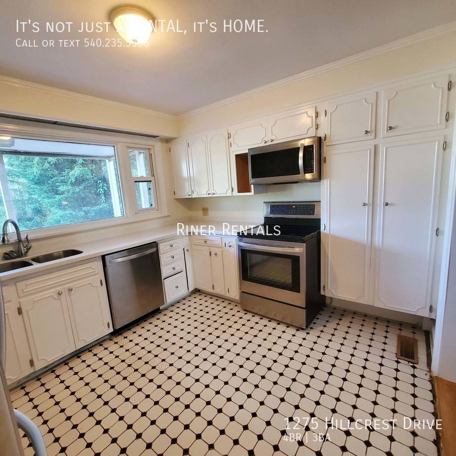 Apartment for rent at 1275 Hillcrest Dr, Harrisonburg, VA 22801