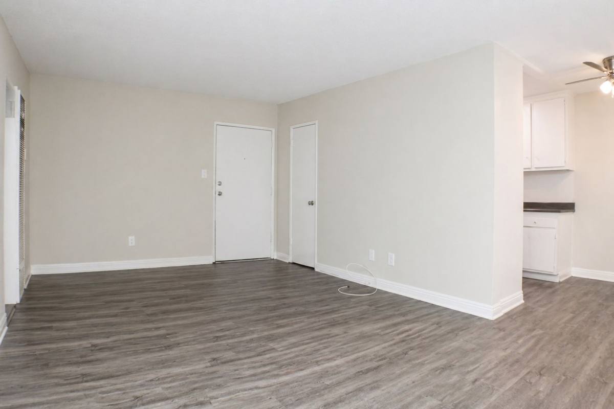 Apartment for rent at 13838 Victory Blvd, Van Nuys, CA 91401