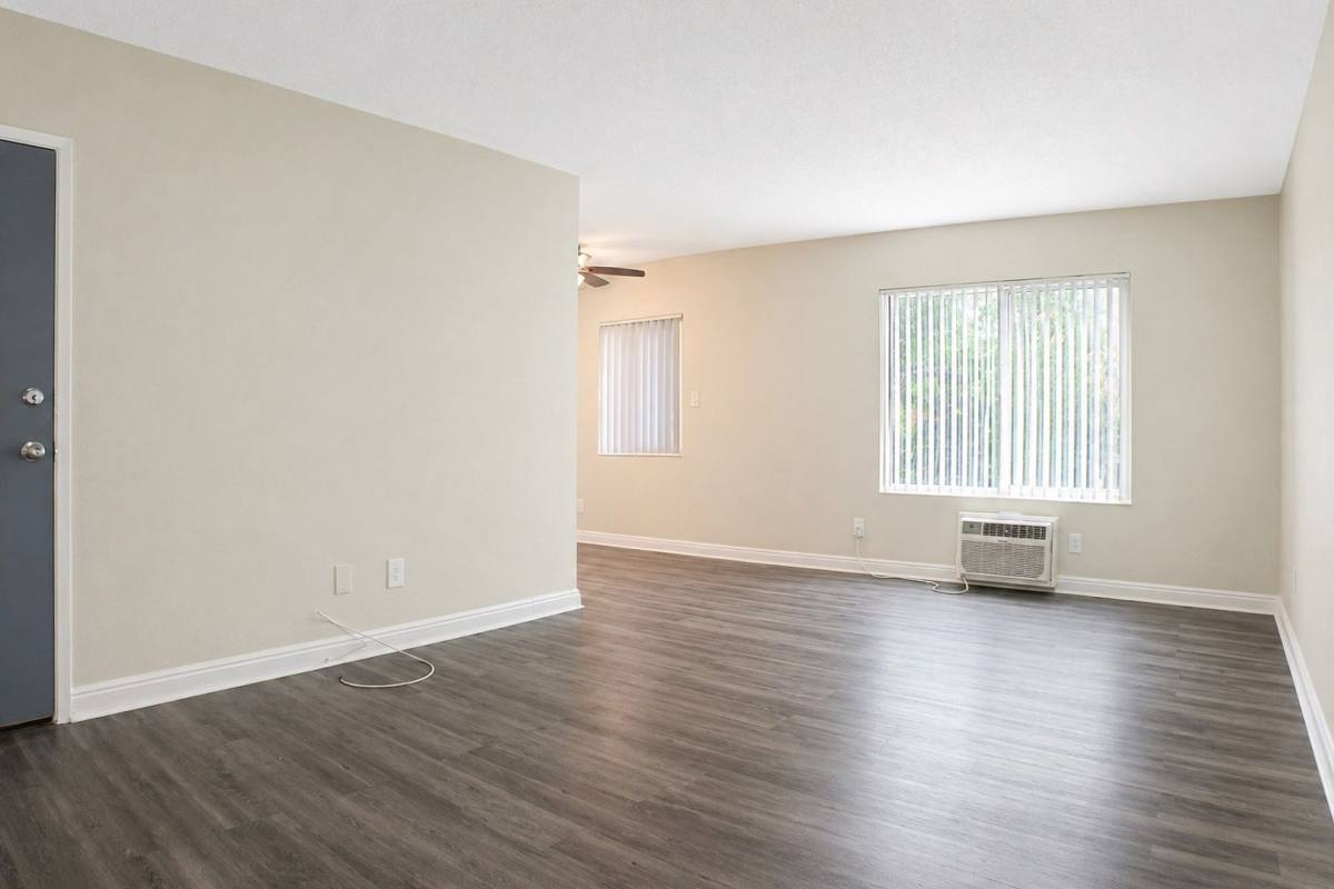 Apartment for rent at 13838 Victory Blvd, Van Nuys, CA 91401
