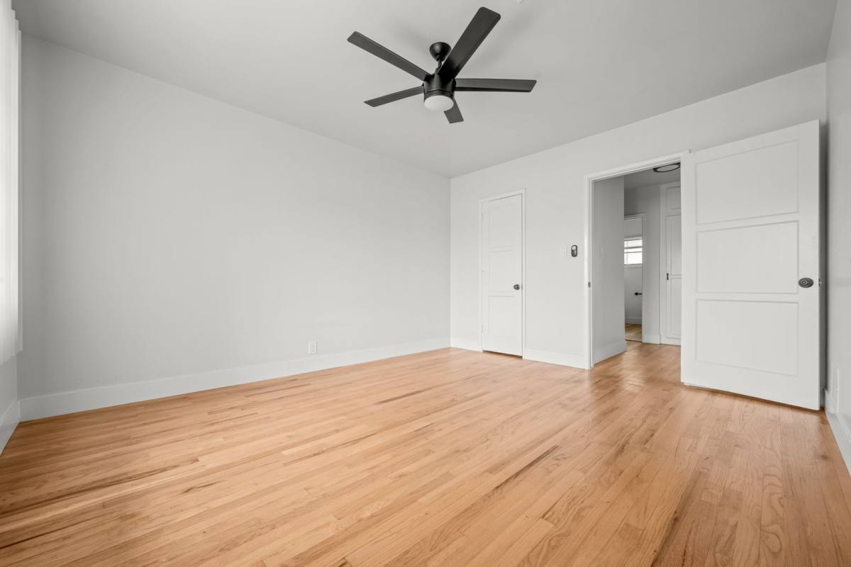 Apartment for rent at 3206-3212 W 60th St, Los Angeles, CA 90043