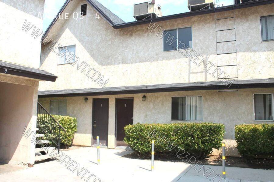Townhouse for rent at 504 E Ave Q3 #4, Palmdale, CA 93550
