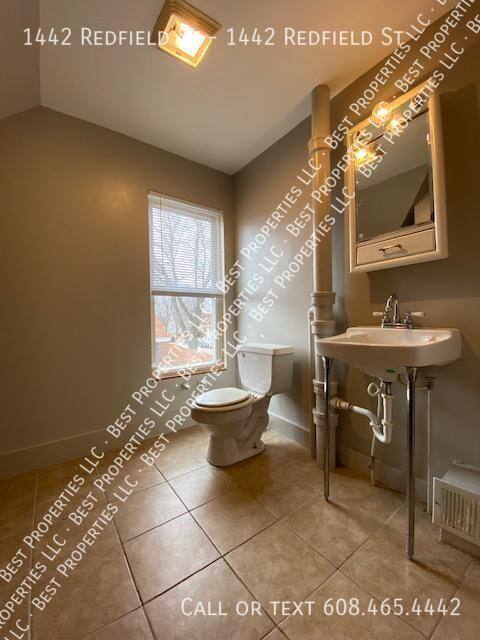 Apartment for rent at 1442 Redfield St, La Crosse, WI 54601