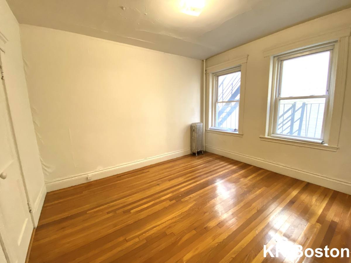 Apartment for rent at 1350 Commave #8, Allston, MA 02134