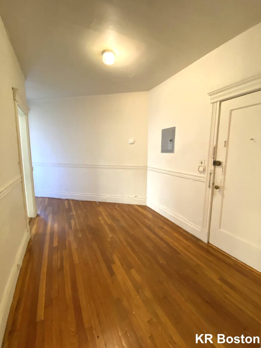 Apartment for rent at 1350 Commave #8, Allston, MA 02134