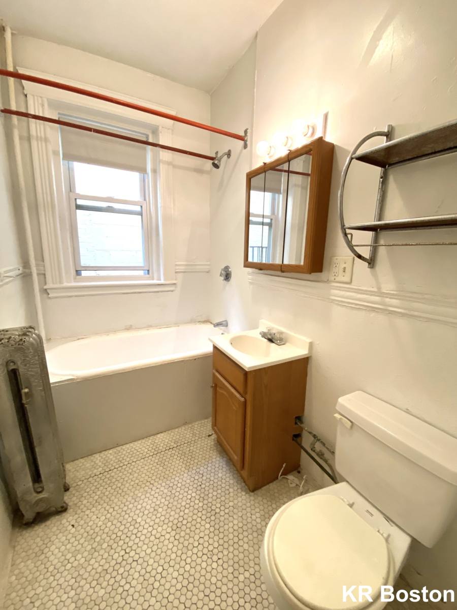 Apartment for rent at 1350 Commave #8, Allston, MA 02134