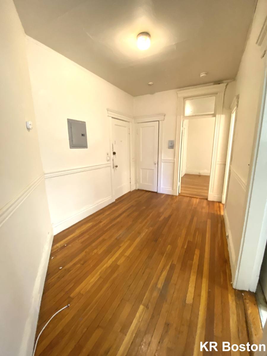 Apartment for rent at 1350 Commave #8, Allston, MA 02134