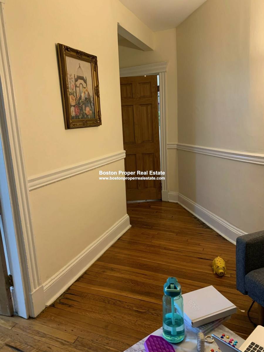 Apartment for rent at 352 Riverway #15, Boston, MA 02115