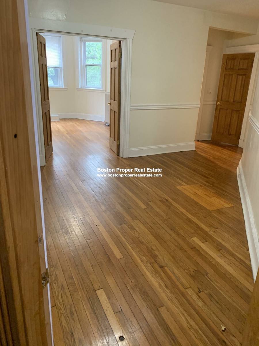 Apartment for rent at 352 Riverway #15, Boston, MA 02115