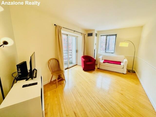Apartment for rent at 19 Wiget St #202, Boston, MA 02113