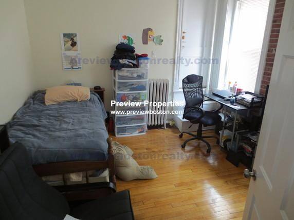 Apartment for rent at 74 Egmont St #2, Brookline, MA 02445