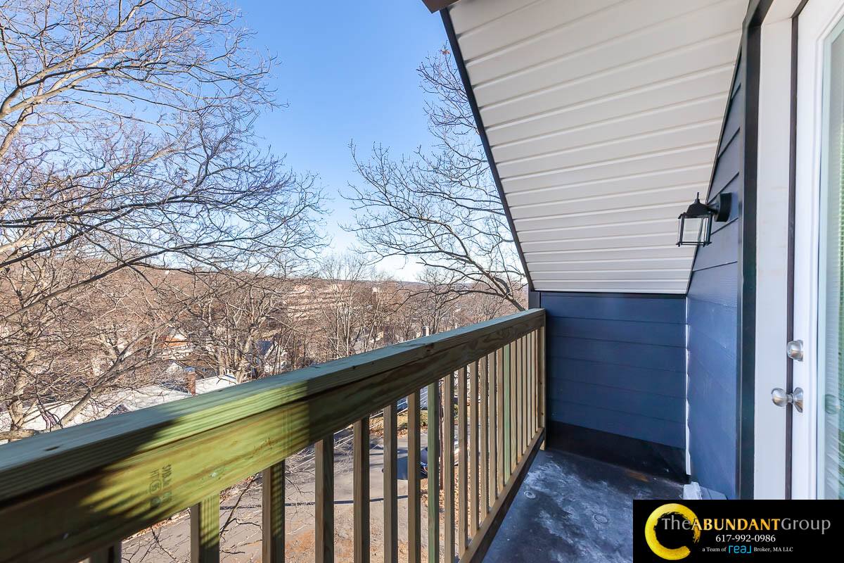 House for rent at 48 Caldwell Rd #1, Waltham, MA 02453