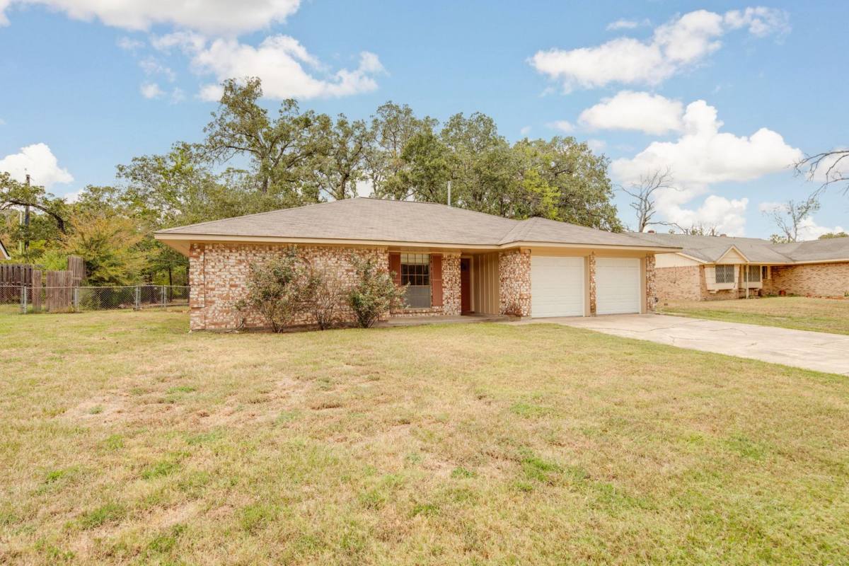 House for rent at 1201 Francis, College Station, TX 77840