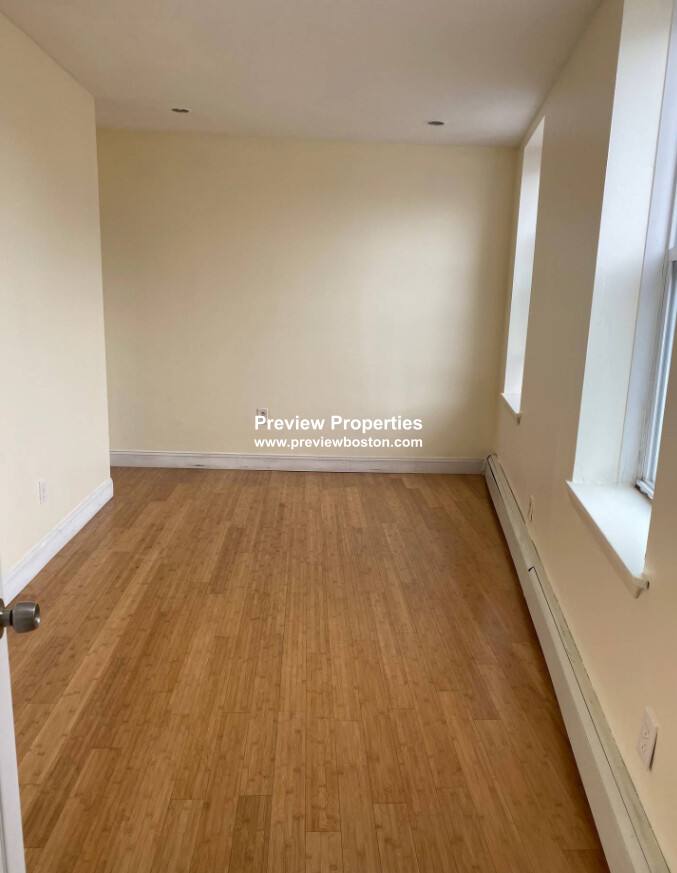Apartment for rent at 212 Maverick St #3P, East Boston, MA 02128