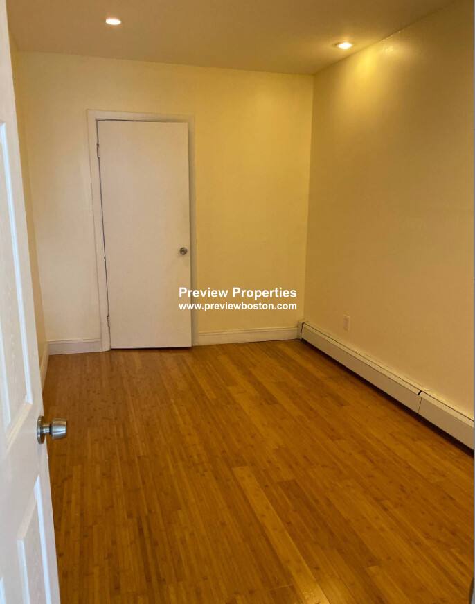 Apartment for rent at 212 Maverick St #3P, East Boston, MA 02128