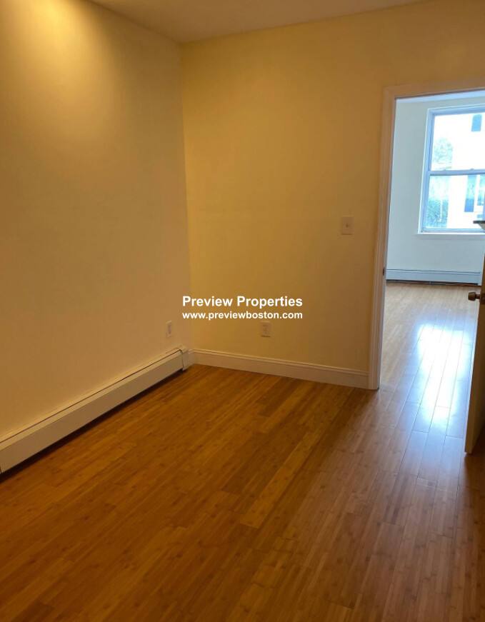 Apartment for rent at 212 Maverick St #3P, East Boston, MA 02128