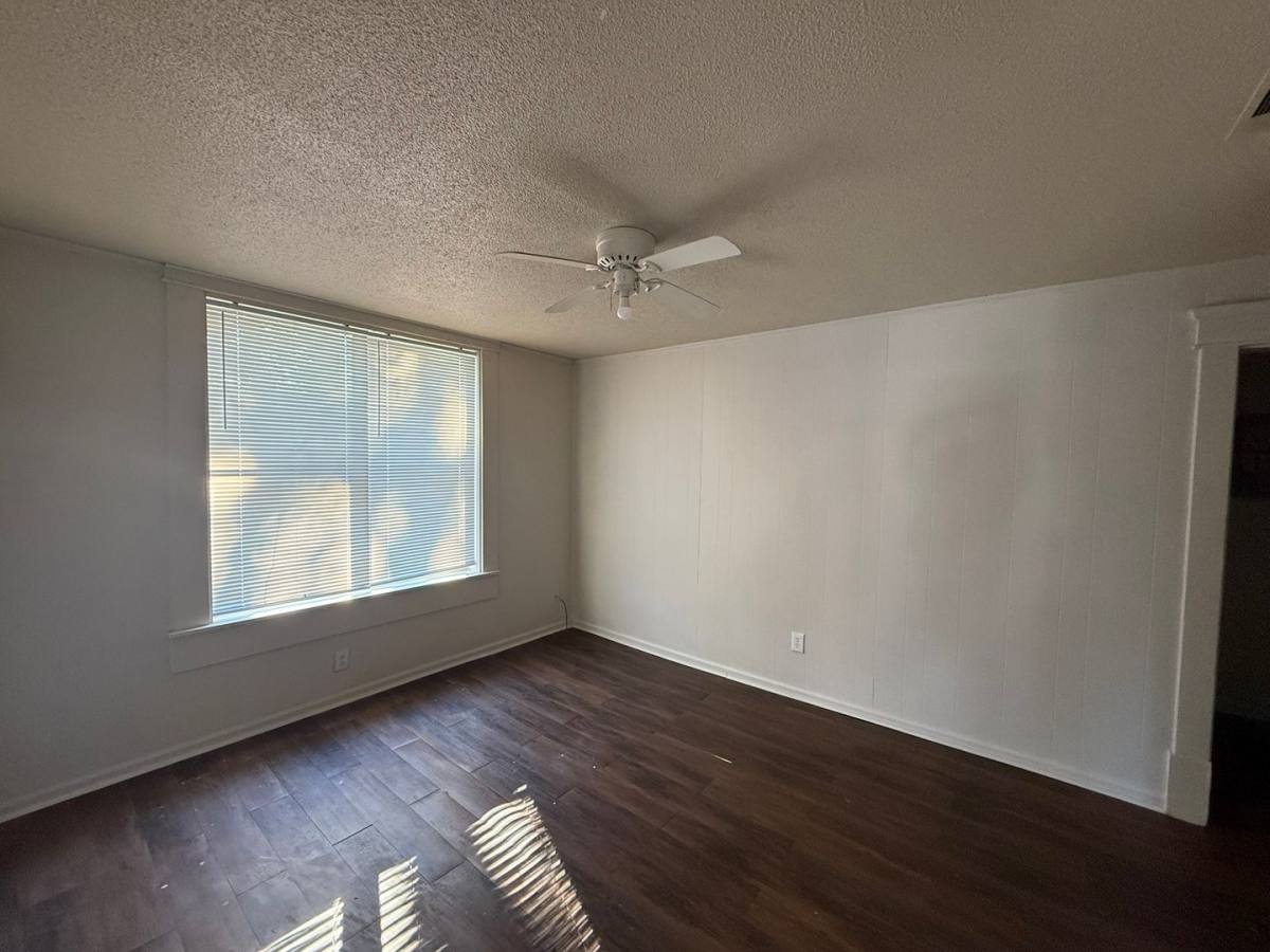 Apartment for rent at 214 E Grady St, Statesboro, GA 30458