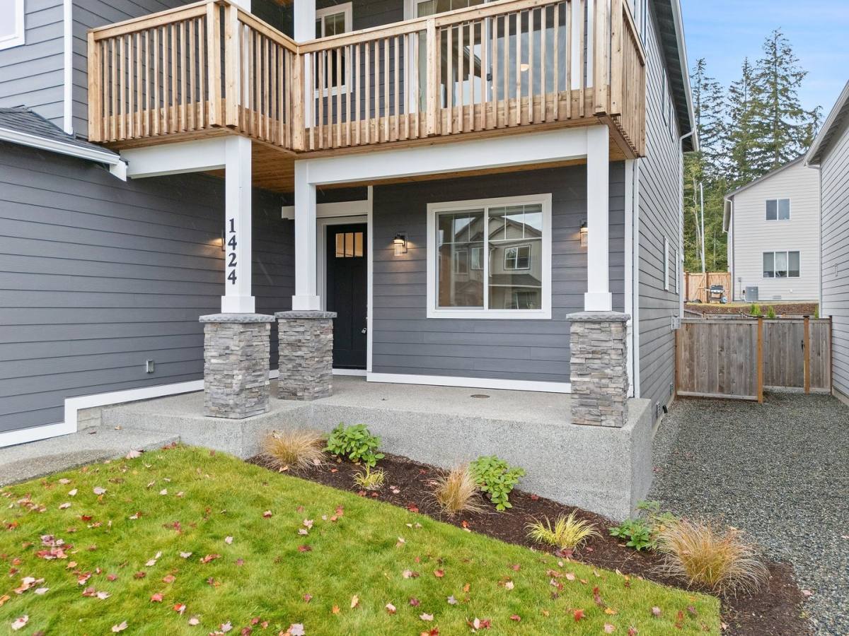House for rent at 1424 Baker Heights Loop, Bremerton, WA 98312