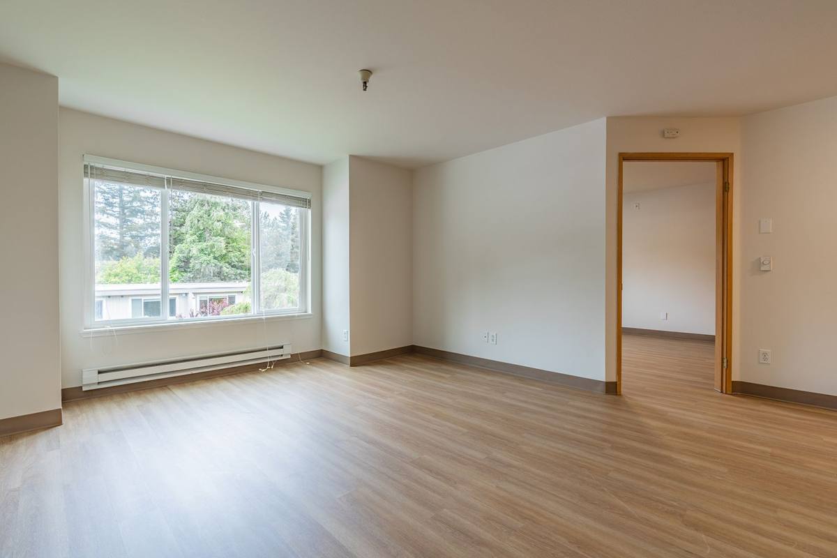 Apartment for rent at 15750 NE 15th St, Bellevue, WA 98008