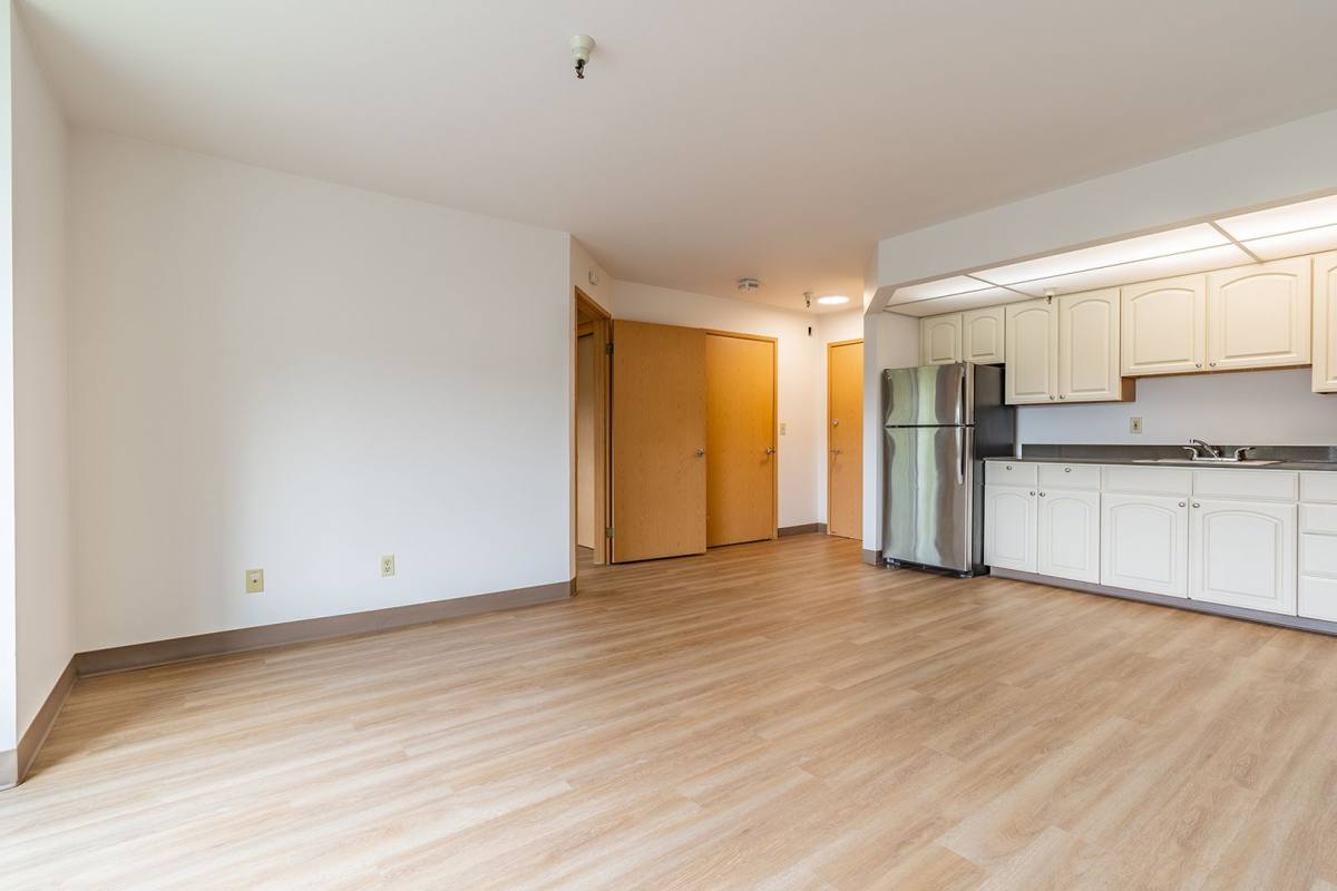 Apartment for rent at 15750 NE 15th St, Bellevue, WA 98008