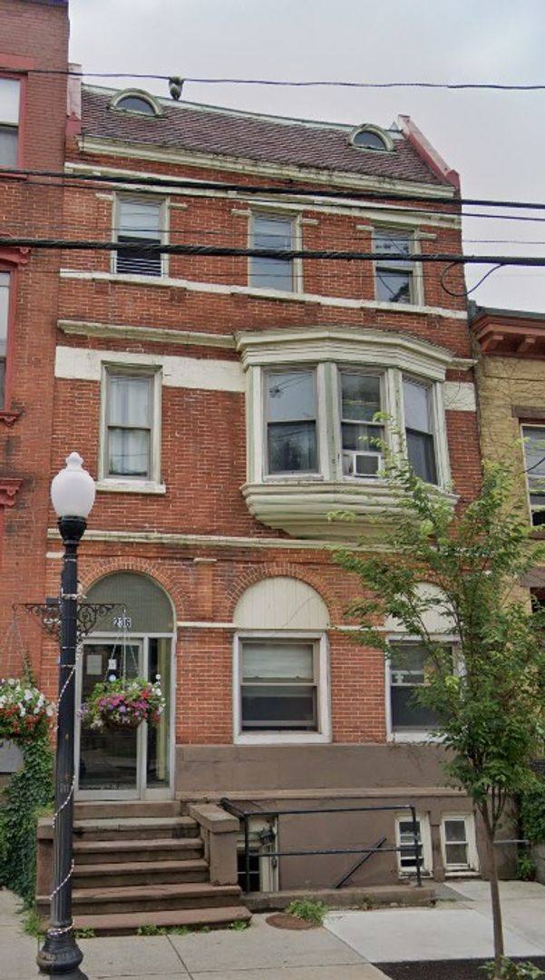 Apartment for rent at 236 Lark St #2R, Albany, NY 12210