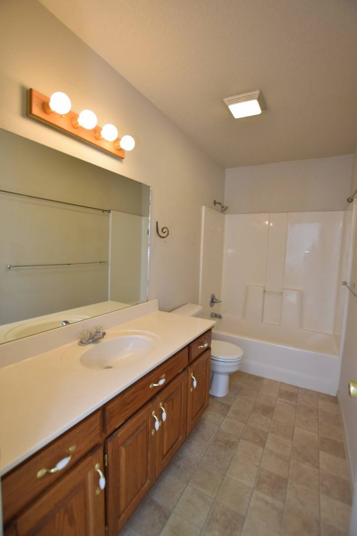 Apartment for rent at 1714 Redbud, Joplin, MO 64801