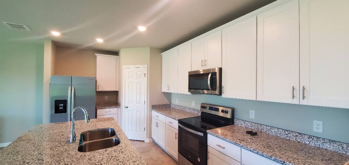 House for rent at 877 Cambridge Dr, Winter Haven, FL 33881
