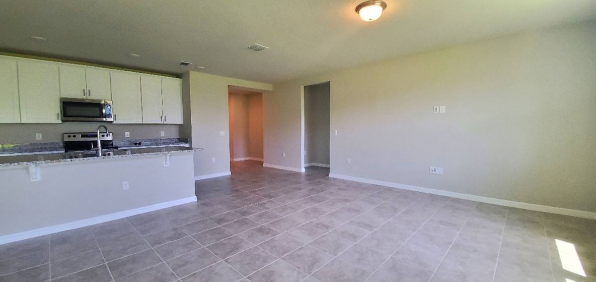 House for rent at 877 Cambridge Dr, Winter Haven, FL 33881
