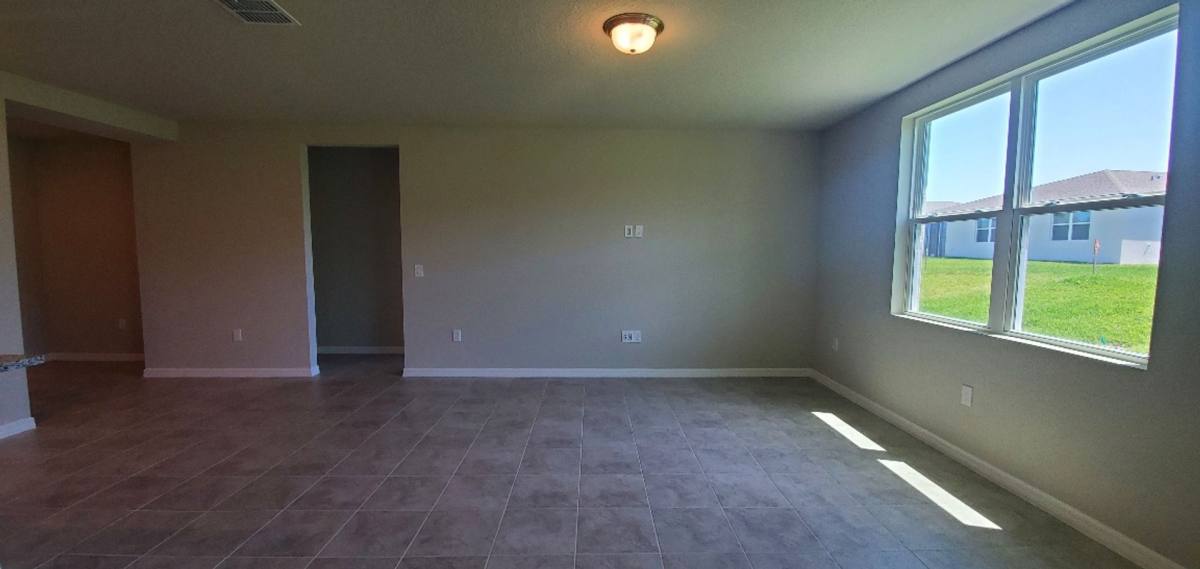 House for rent at 877 Cambridge Dr, Winter Haven, FL 33881