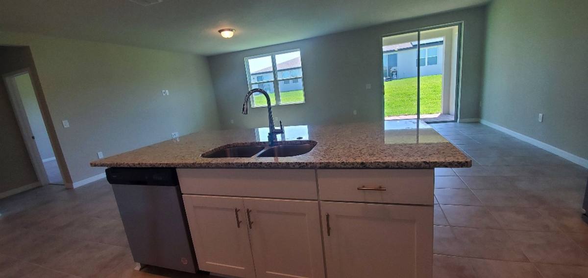 House for rent at 877 Cambridge Dr, Winter Haven, FL 33881