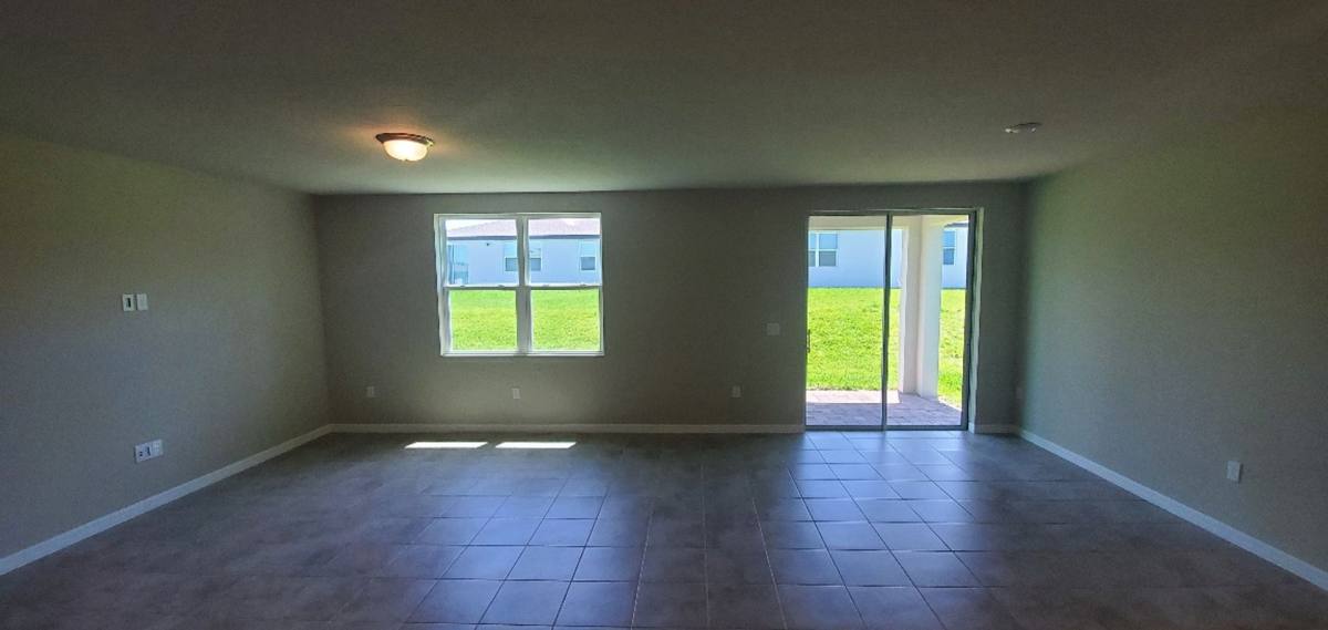 House for rent at 877 Cambridge Dr, Winter Haven, FL 33881