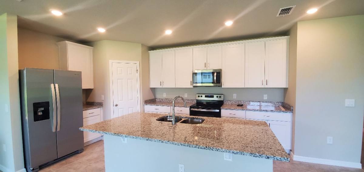 House for rent at 877 Cambridge Dr, Winter Haven, FL 33881