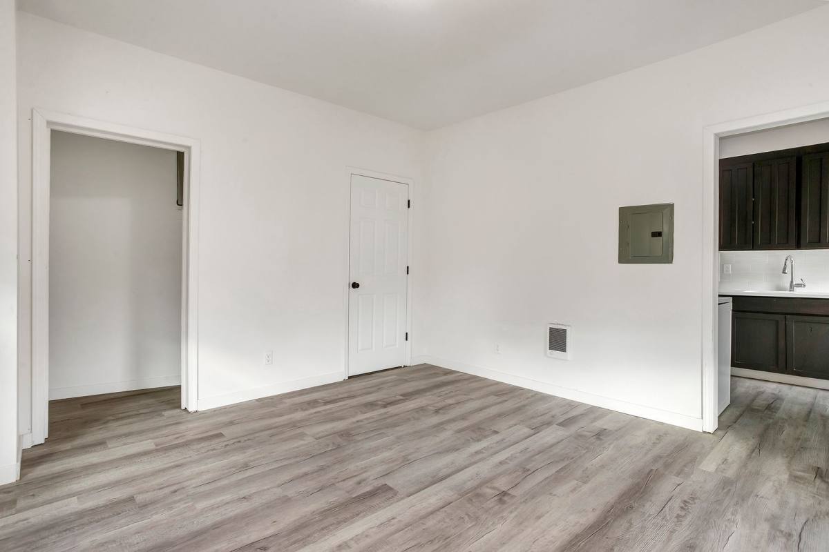 Apartment for rent at 450 SE 5th Ave, Hillsboro, OR 97123