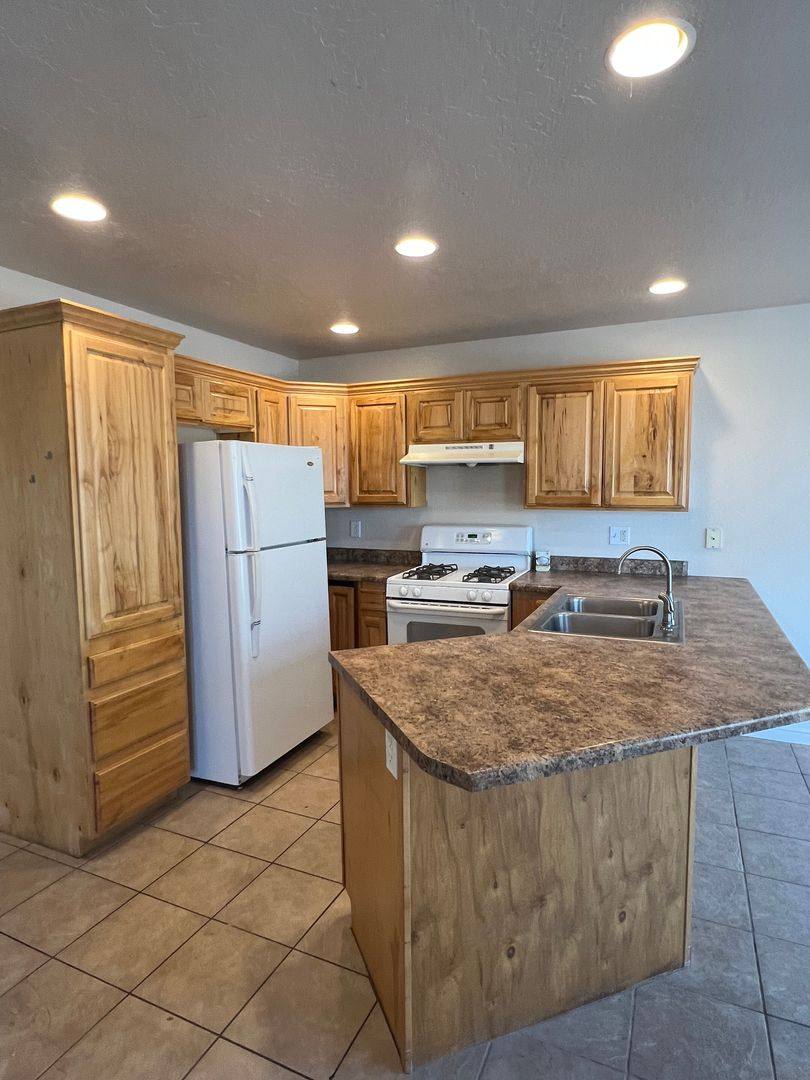 House for rent at 296 N Torrey Pines Dr, Cedar City, UT 84721