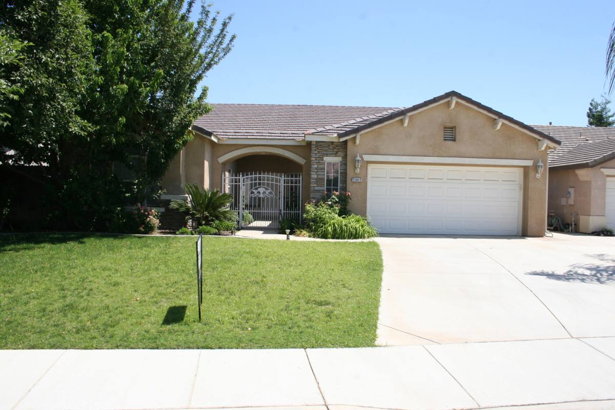 House for rent at 11917 Roaring River Ave, Bakersfield, CA 93311