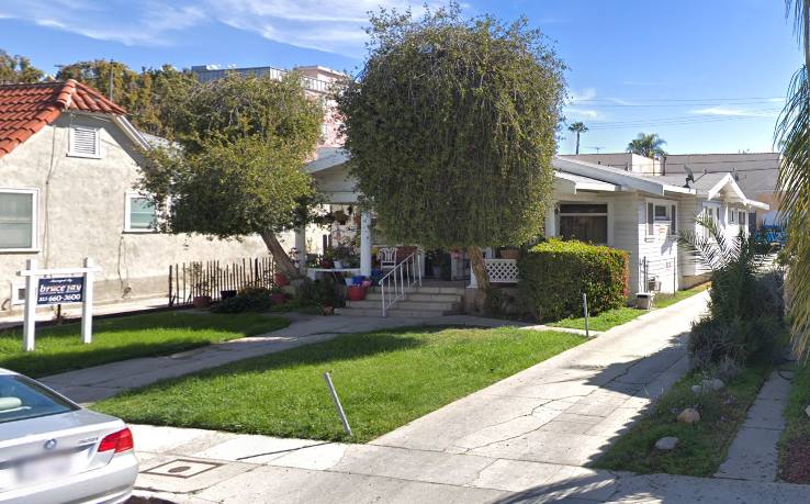 Apartment for rent at 1320 N Harvard Blvd, Los Angeles, CA 90027