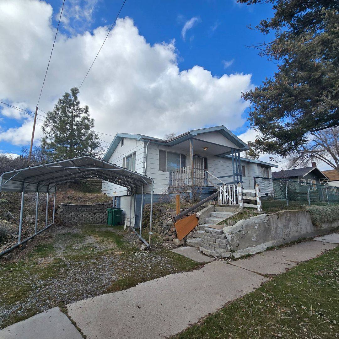 House for rent at 1000 California Ave, Klamath Falls, OR 97601