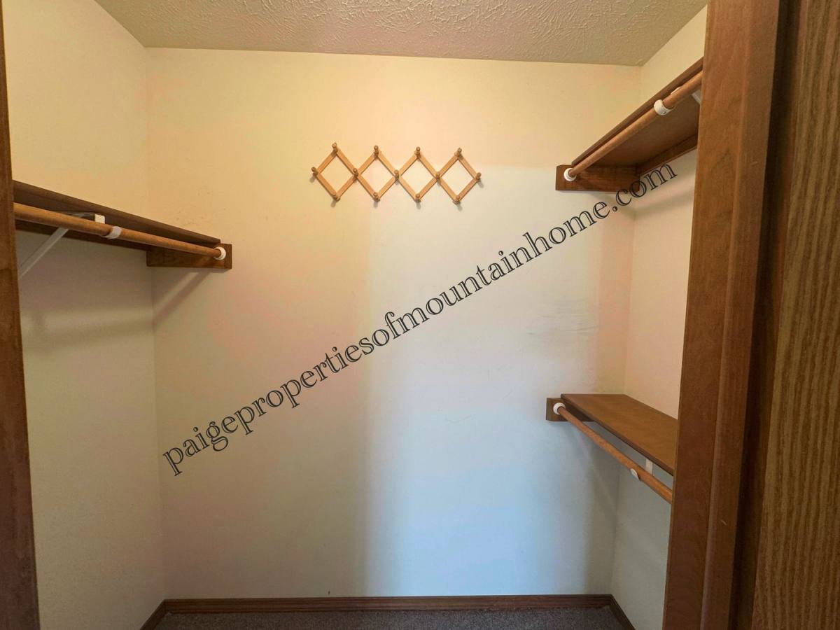 House for rent at 313 Bomber Blvd, Mountain Home, AR 72653