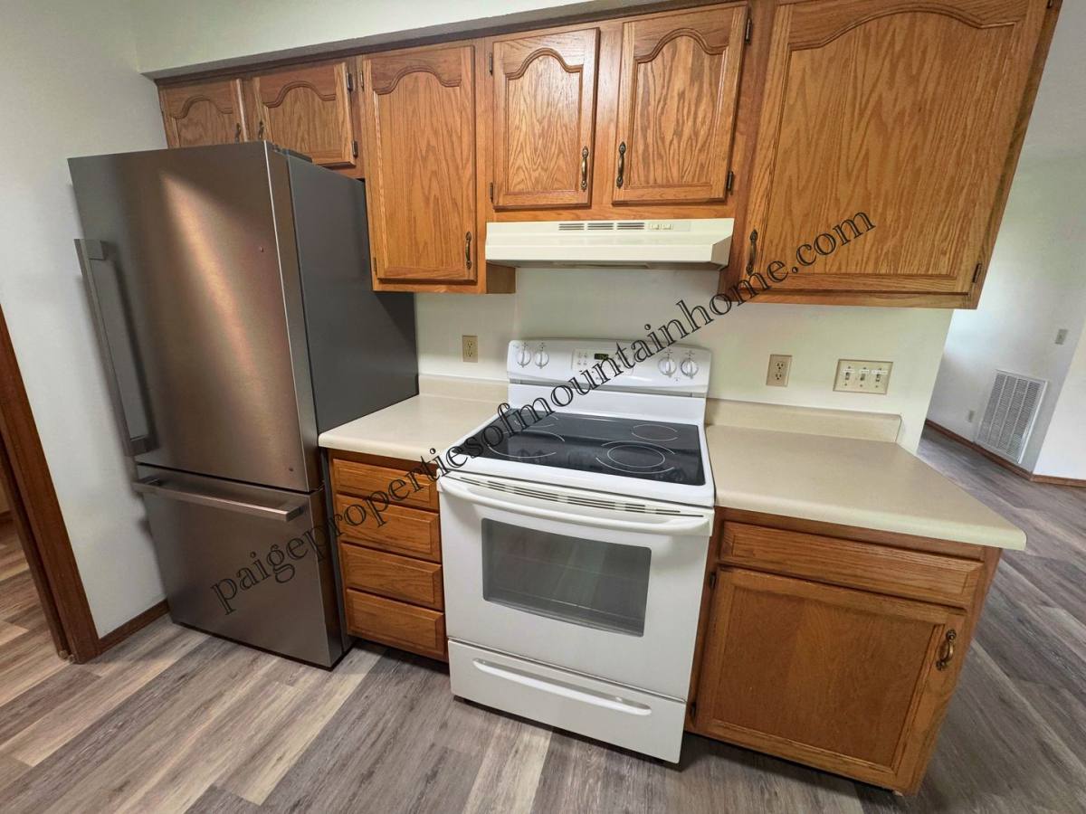 House for rent at 313 Bomber Blvd, Mountain Home, AR 72653