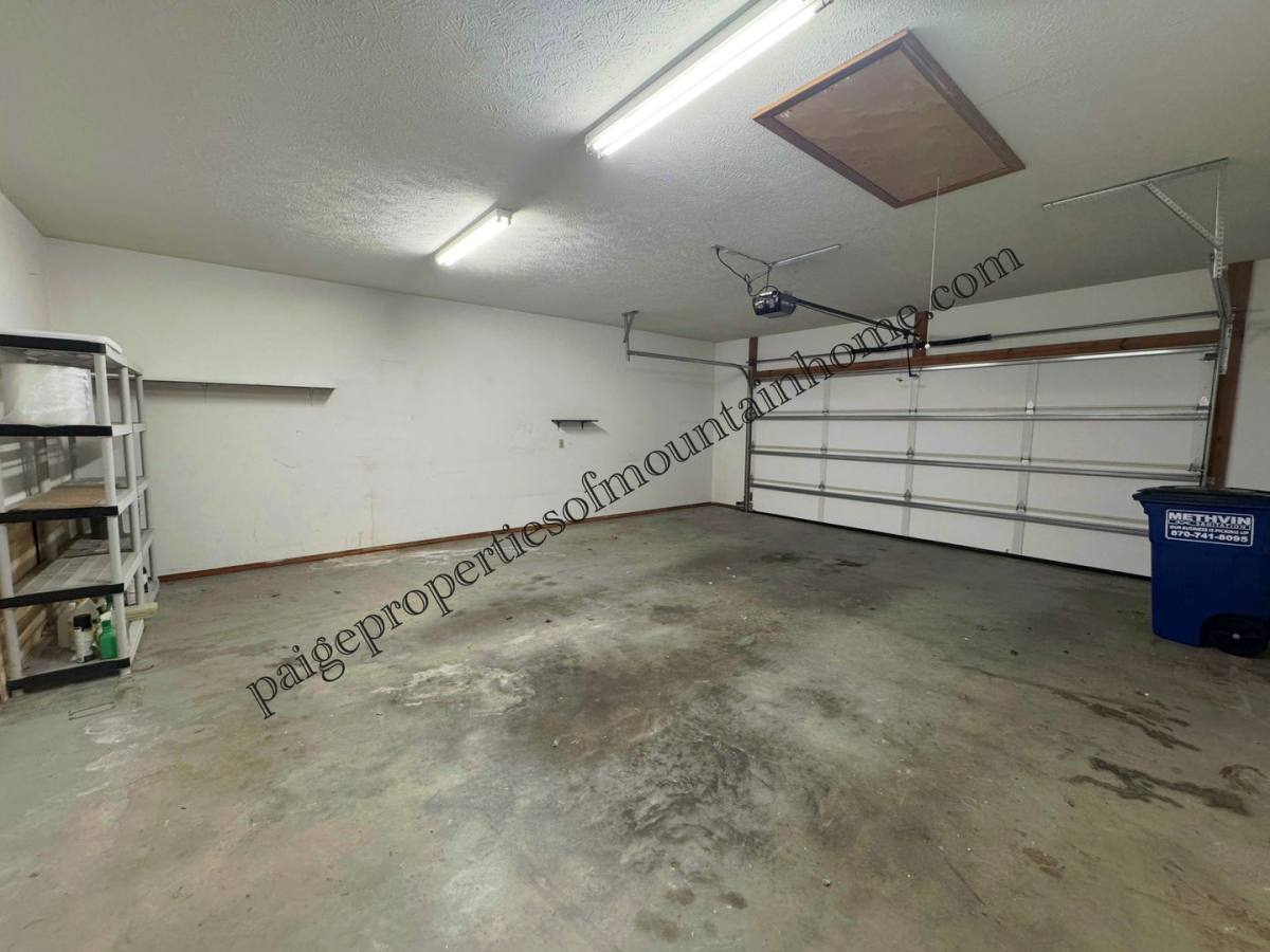 House for rent at 313 Bomber Blvd, Mountain Home, AR 72653