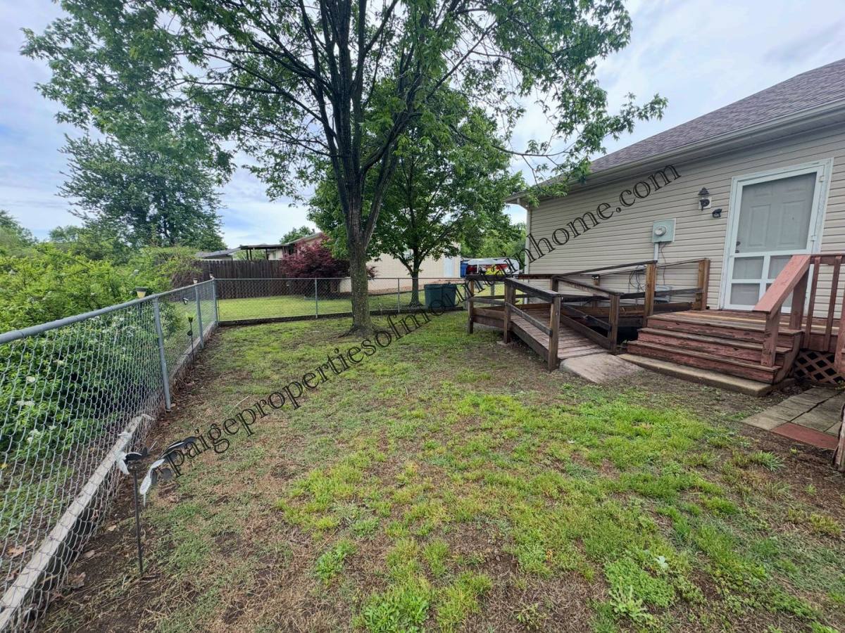 House for rent at 313 Bomber Blvd, Mountain Home, AR 72653