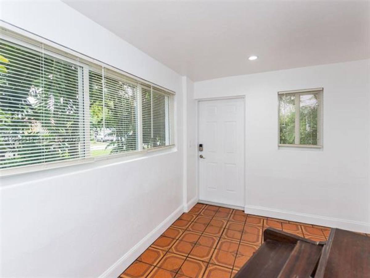 House for rent at 6300 NW 41st St, Miami, FL 33166