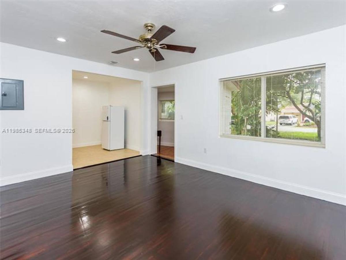 House for rent at 6300 NW 41st St, Miami, FL 33166