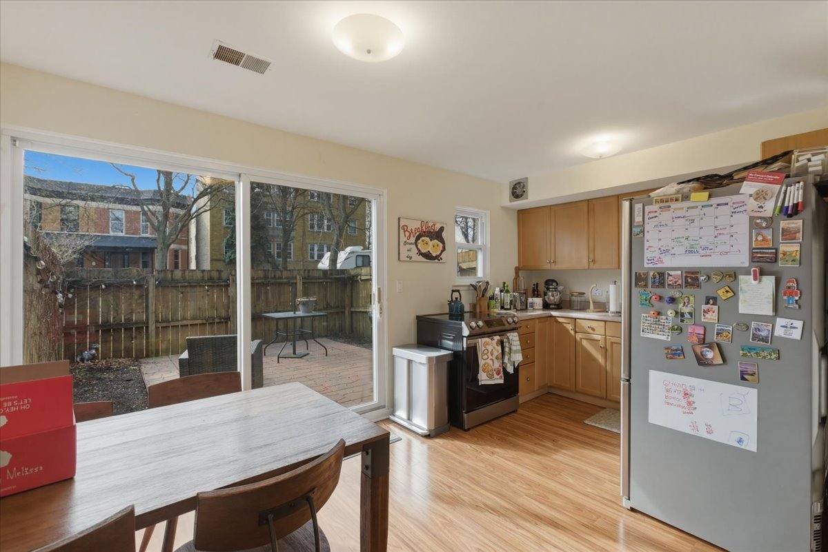Townhouse for rent at 1631 Belle Plaine #TH, Chicago, IL 60613