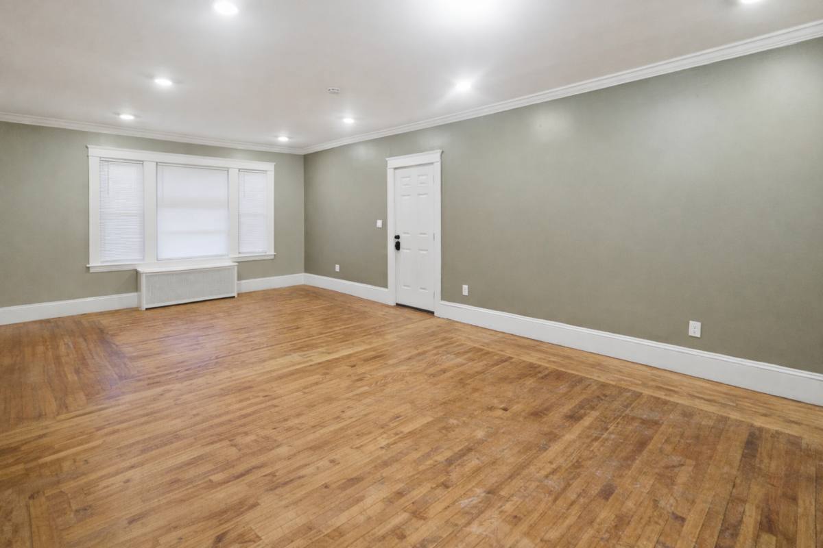 Apartment for rent at 131 Providence St, Worcester, MA 01604