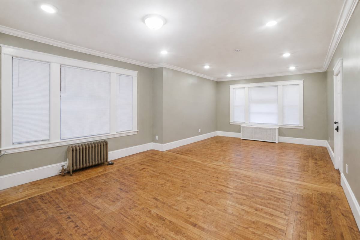 Apartment for rent at 131 Providence St, Worcester, MA 01604