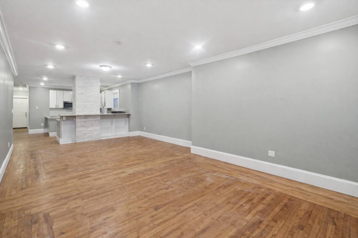Apartment for rent at 131 Providence St, Worcester, MA 01604