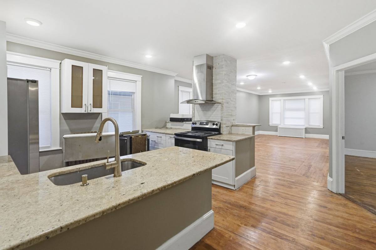 Apartment for rent at 131 Providence St, Worcester, MA 01604
